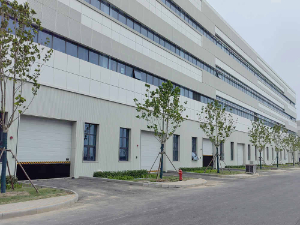中汽研（天津）檢測(cè)中心工業(yè)提升門(mén)